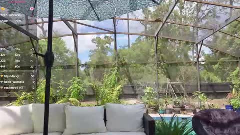 Jennah online show from April 19, 6:10 pm