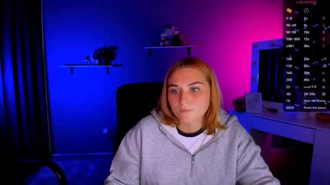 Snapshot of talia_seduce chatting on September 18, 12:58 pm talia_seduce online show from September 18, 12:58 pm