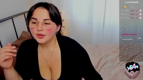 Snapshot of talla_la chatting on October 17, 10:51 am Talla online show from October 17, 10:51 am