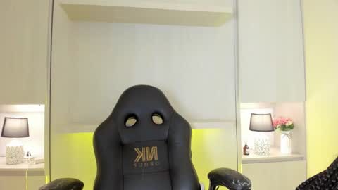 Tami online show from January 7, 7:39 pm