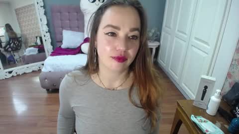 Snapshot of tammyparker_ chatting on September 11, 4:35 am Tammara online show from September 11, 4:35 am