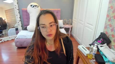 Snapshot of tammyparker_ chatting on September 23, 4:32 am Tammara online show from September 23, 4:32 am