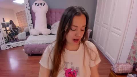 Tammara  online show from November 22, 5:43 am