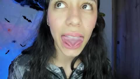 tania06 online show from November 1, 2:43 pm