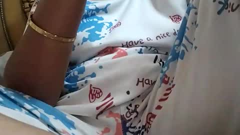 taniya_roy4628 online show from April 3, 7:06 am