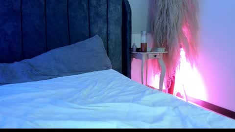 tara__ online show from December 22, 2:15 am