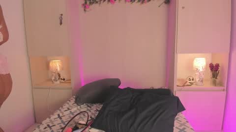  T A R A  online show from January 9, 4:28 am