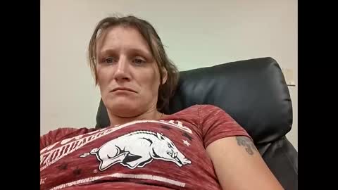 tastypeach6989 online show from April 8, 3:47 pm