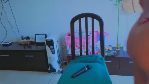 Snapshot of tatiana2224 chatting on October 6, 8:20 am tatiana2224 online show from October 6, 8:20 am