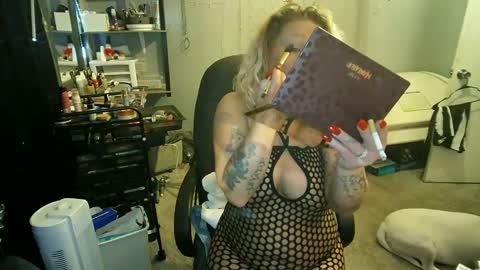 Lisa Lovely online show from February 14, 9:34 am