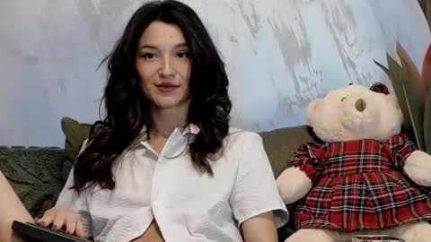 TayaKayan online show from February 3, 11:48 am