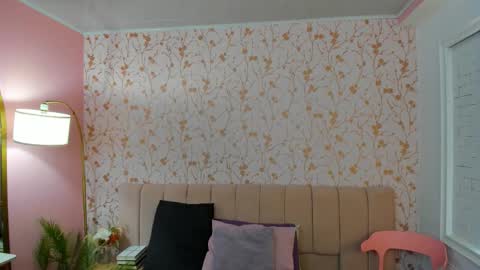 Taylor Bennet online show from February 1, 12:15 pm