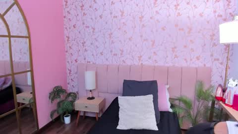 Taylor Bennet online show from November 30, 11:47 am