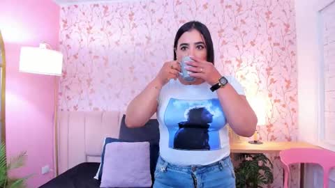 Taylor Bennet online show from February 3, 11:59 am