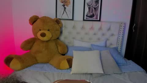 Taylor  online show from August 1, 5:53 am