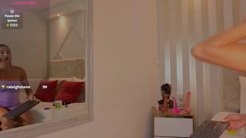 Snapshot of tayra_pradit chatting on September 25, 8:17 pm tayra online show from September 25, 8:17 pm