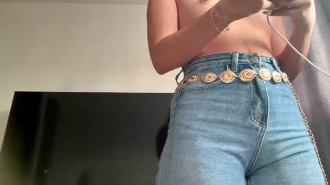 Amy No penetration Virgiin giirl online show from April 19, 6:10 pm