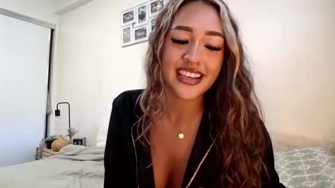 Telea Evans online show from December 19, 2:16 am