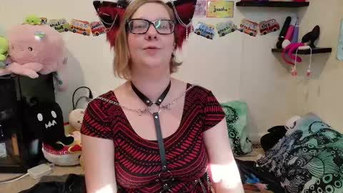 Pixie Pix or Pickle online show from February 2, 11:15 pm