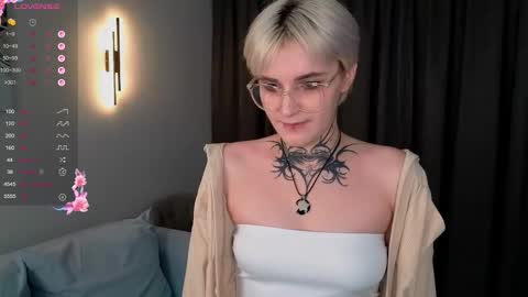 Maria online show from January 8, 2:10 pm