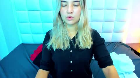 Snapshot of teresasroom_ chatting on March 7, 3:28 pm Teresa online show from March 7, 3:28 pm