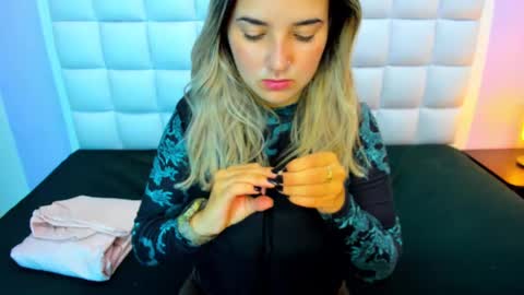 Snapshot of teresasroom_ chatting on February 12, 10:56 am Teresa online show from February 12, 10:56 am