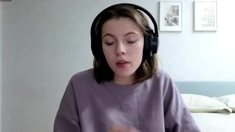 Anny Simpson online show from April 5, 12:26 pm