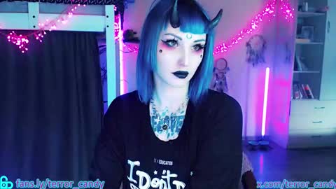 CRY BABY  online show from February 25, 11:25 pm