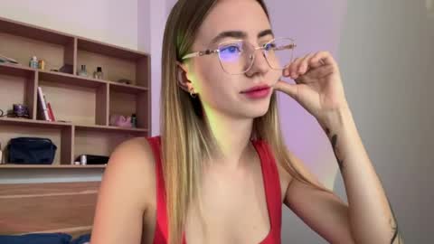 tessa_calmness online show from April 18, 5:10 am