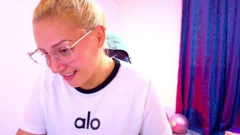 Tessy online show from December 19, 6:11 pm