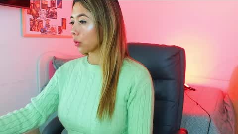 texas_curvykitten online show from April 26, 9:29 am