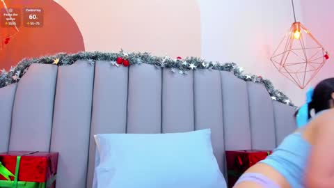 Snapshot of thailycherry chatting on December 23, 7:52 pm Thaily online show from December 23, 7:52 pm
