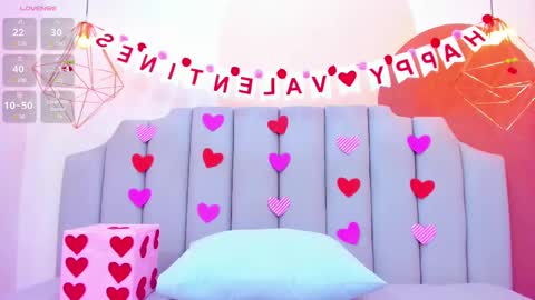 Snapshot of thailycherry chatting on February 12, 7:35 pm Thaily online show from February 12, 7:35 pm