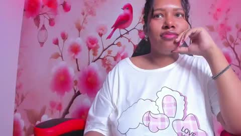 Snapshot of thais_waldrof chatting on February 13, 4:43 am Andreina online show from February 13, 4:43 am