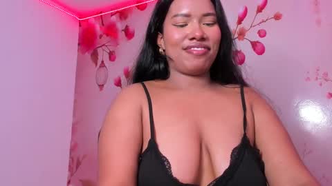 Snapshot of thais_waldrof chatting on February 5, 2:40 am Andreina online show from February 5, 2:40 am