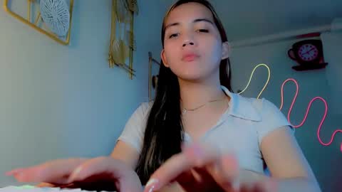 Thalia online show from October 16, 9:50 pm