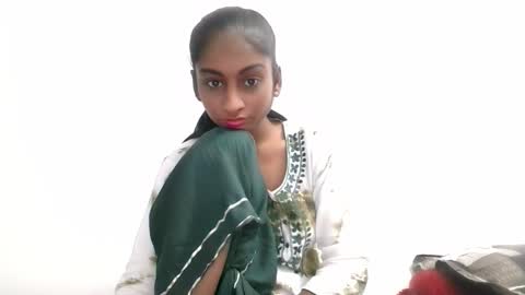 Snapshot of the_right_girl chatting on September 18, 11:53 am Suzan Sexy online show from September 18, 11:53 am