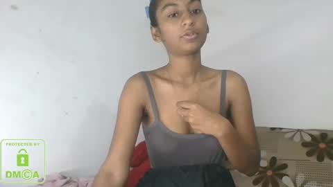 Snapshot of the_right_girl chatting on January 6, 5:41 am Suzan Sexy online show from January 6, 5:41 am