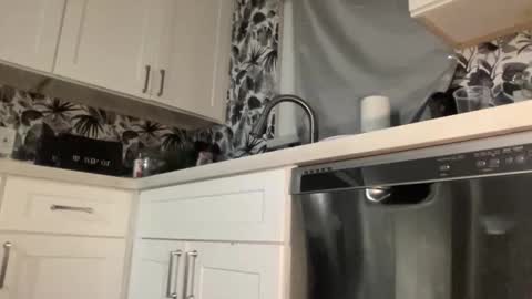 Girl Next Door  online show from December 15, 3:45 am