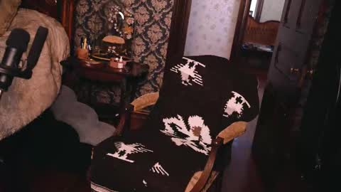 Snapshot of thecamwoman chatting on October 12, 8:11 pm Joan online show from October 12, 8:11 pm