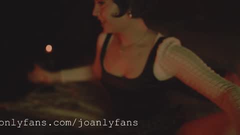 Snapshot of thecamwoman chatting on October 19, 7:49 pm Joan online show from October 19, 7:49 pm