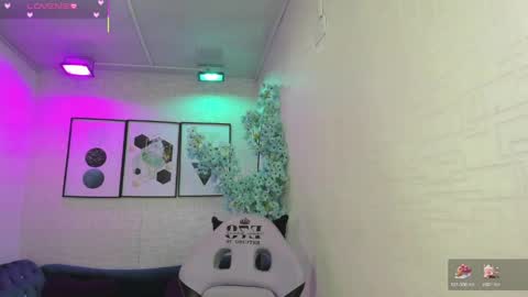 Theia  online show from April 6, 12:39 pm