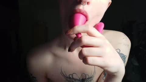 pinky promise online show from April 13, 11:05 pm