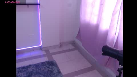 thianahorny online show from October 16, 12:30 pm