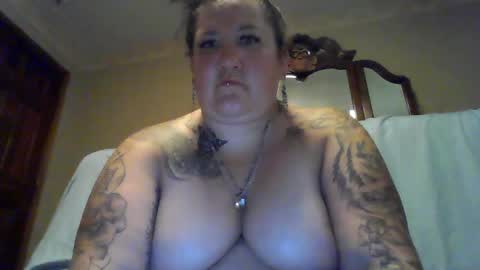 thickandjuicy7612 online show from September 18, 6:06 pm