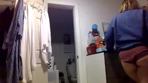 thickassazn93 online show from December 13, 10:05 pm