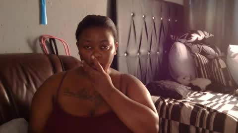 phindy online show from February 19, 10:37 am