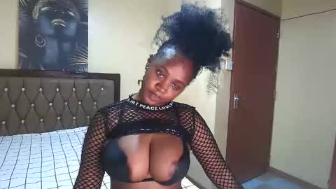 Snapshot of thickfantasy chatting on October 14, 4:59 am zara online show from October 14, 4:59 am