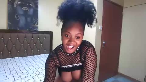 Snapshot of thickfantasy chatting on October 11, 4:50 am zara online show from October 11, 4:50 am