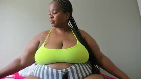 Snapshot of thickleeyanax chatting on January 24, 6:03 am thickleeyanax online show from January 24, 6:03 am